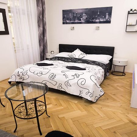 Black&White Apartment Krakovská Praga Exterior foto